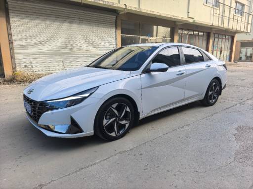 Hyundai Elantra null