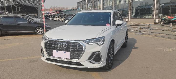 Audi Q3L null