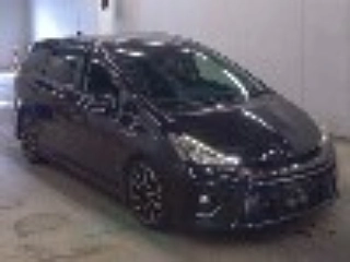 TOYOTA PRIUS ALPHA 2015