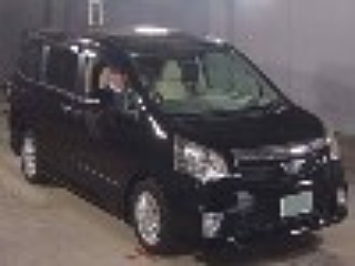 Toyota NOAH 2011
