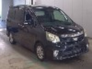 TOYOTA NOAH 2011
